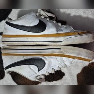 Nike Legacy Court Sneakers Low Top Womens Size 10